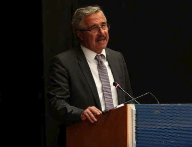 Και ο Γ. Μανιάτης υποψήφιος για την ηγεσία του νέου κόμματος της Κεντροαριστεράς